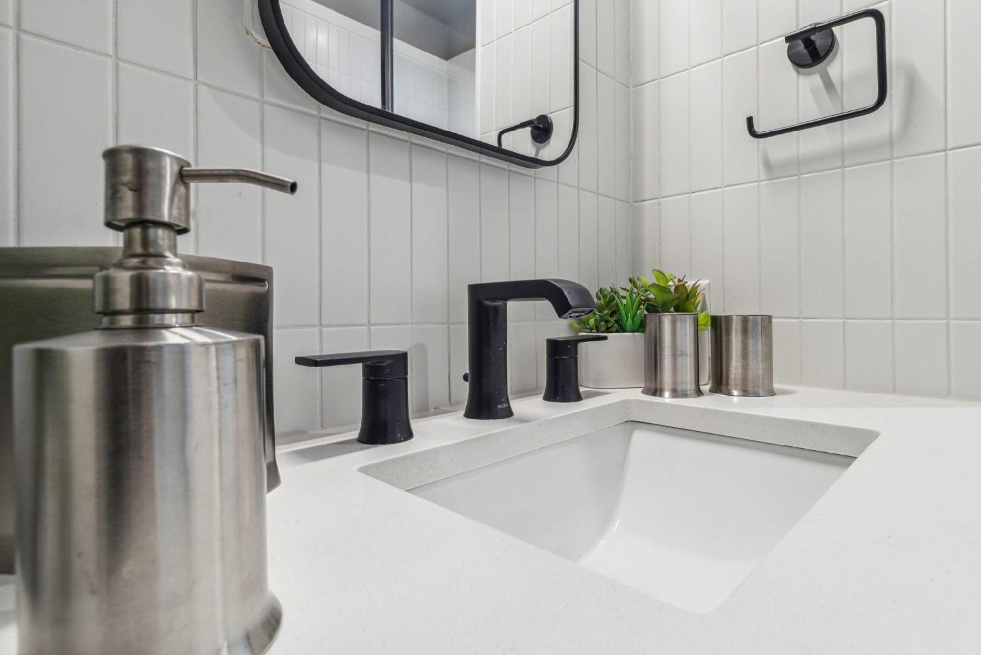 Contemporary City Living Apartments In Нэшвилл Экстерьер фото