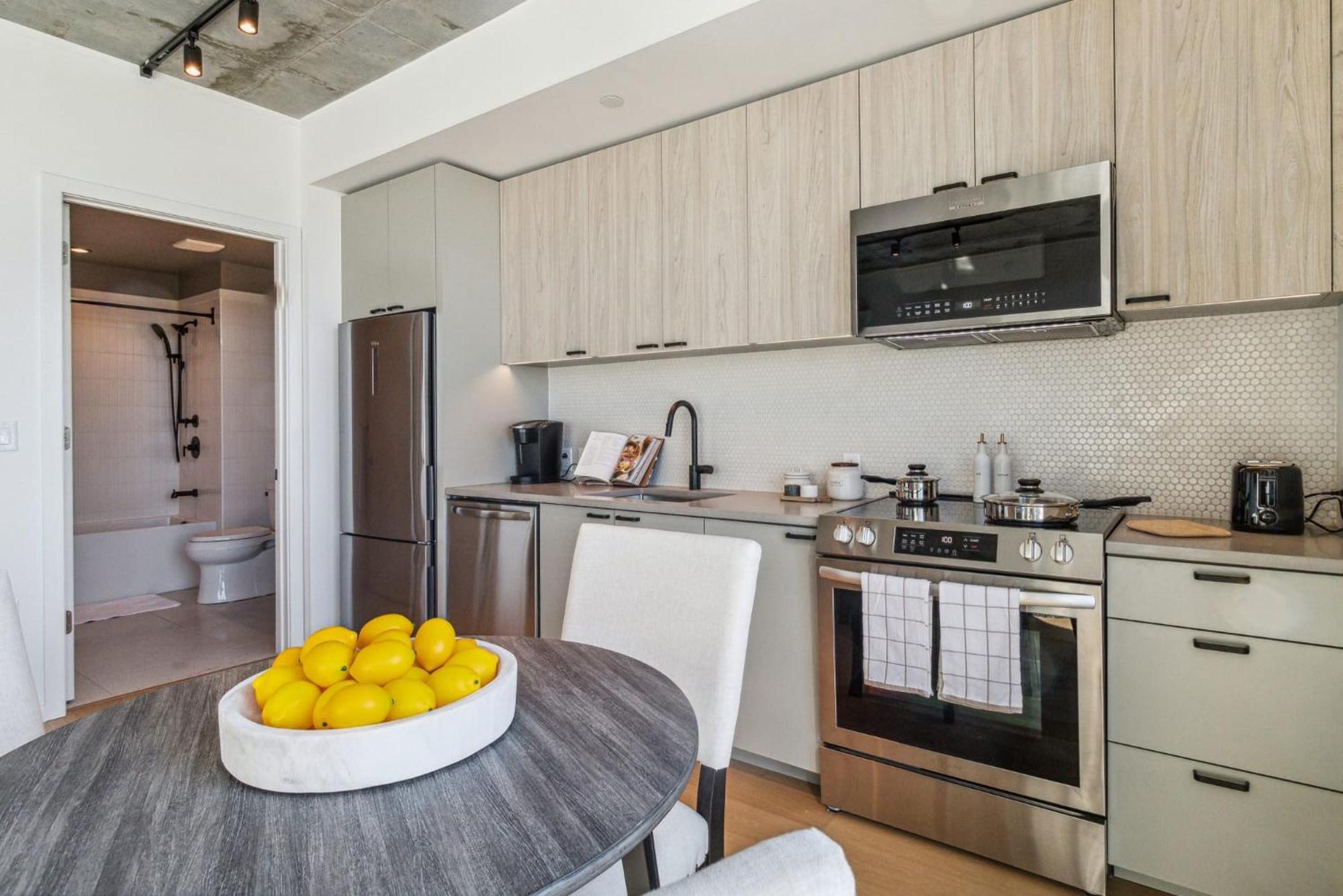 Contemporary City Living Apartments In Нэшвилл Экстерьер фото
